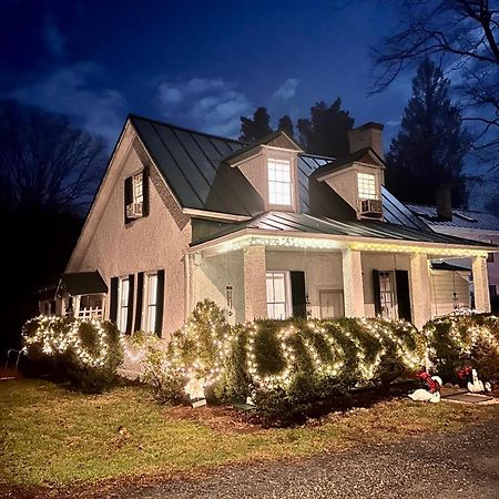 Across The Inn Entire Colonial House With Lovely Porch & Extremely Fast Wi-Fi Washington Exterior foto