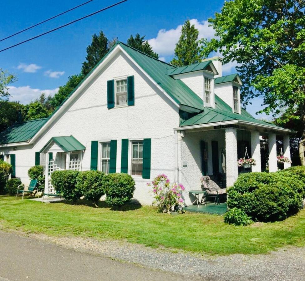 Across The Inn Entire Colonial House With Lovely Porch & Extremely Fast Wi-Fi Washington Exterior foto